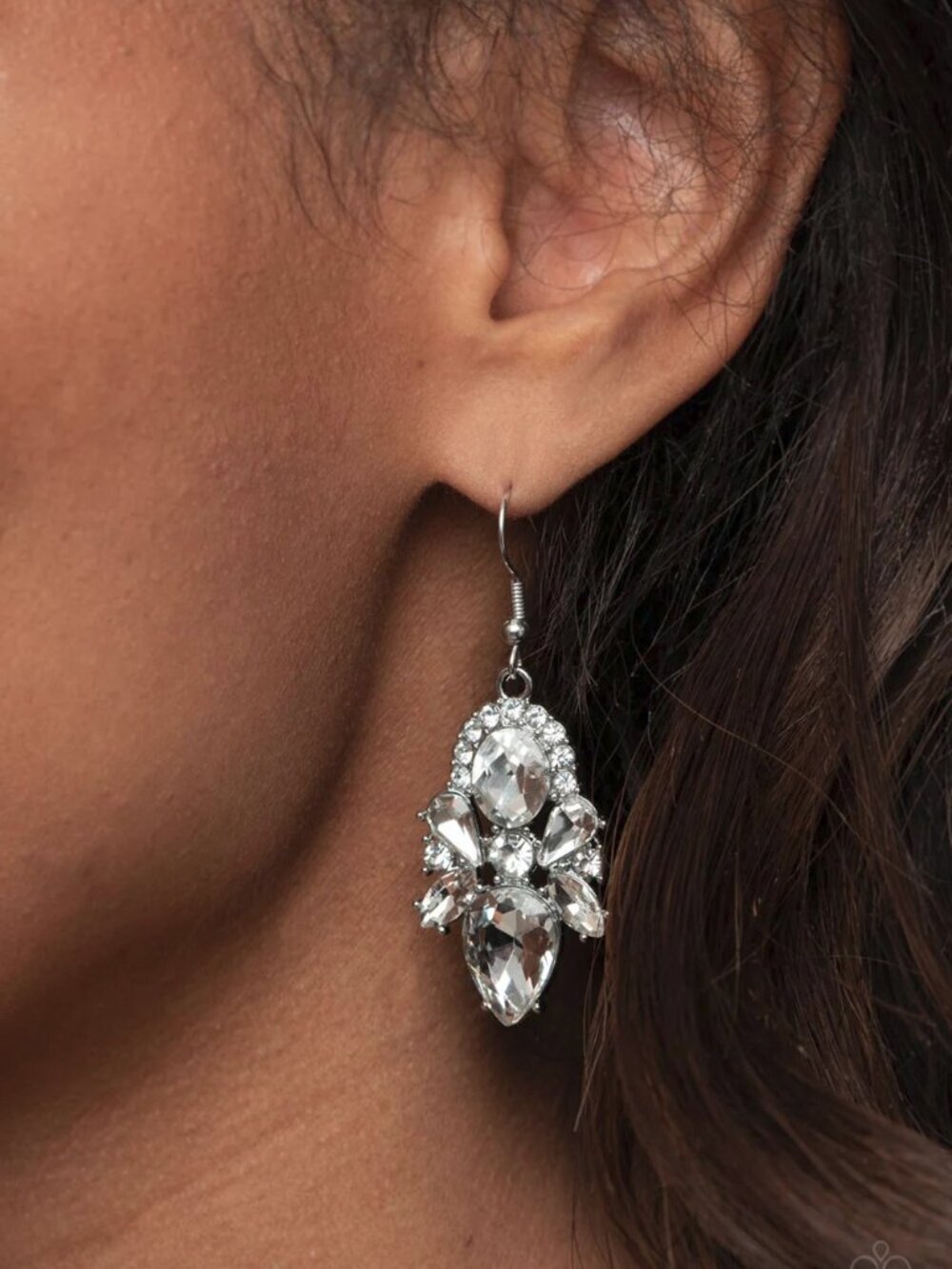 Paparazzi Jewelry Accessories - Stunning Starlet - White Earrings - Vintage
